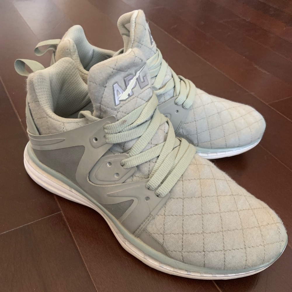 APL Women’s Ascend